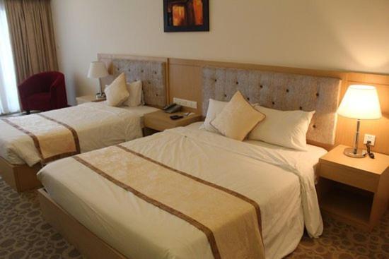 Bavico Plaza Hotel Да Лат Екстериор снимка