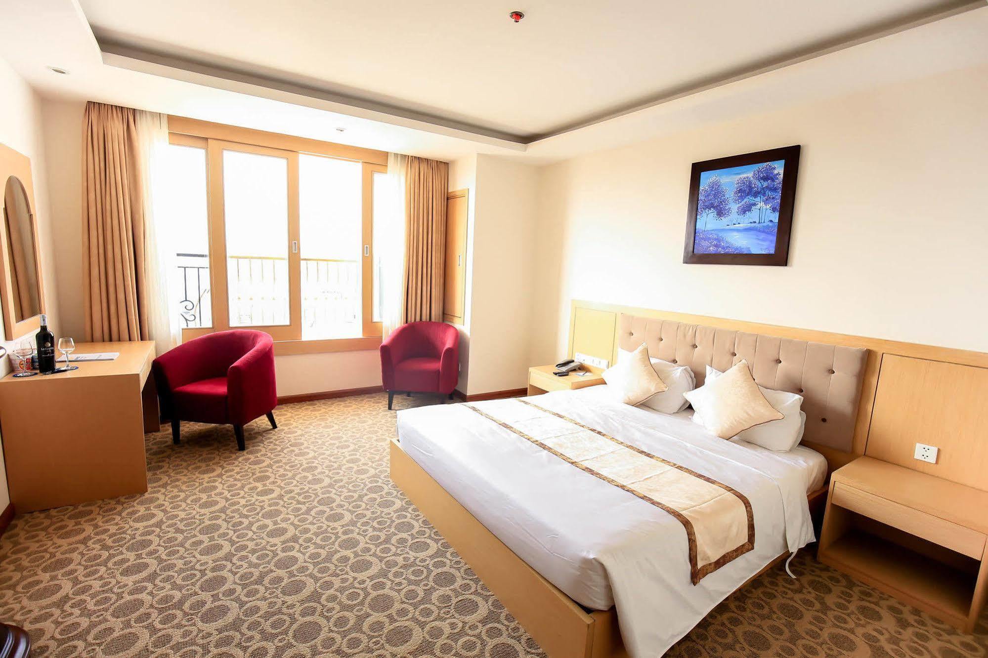 Bavico Plaza Hotel Да Лат Екстериор снимка