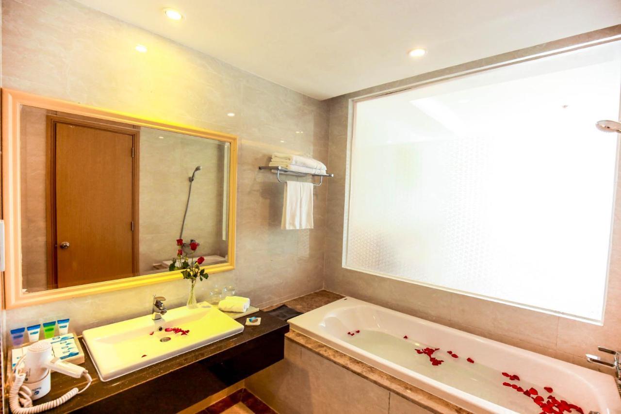 Bavico Plaza Hotel Да Лат Екстериор снимка