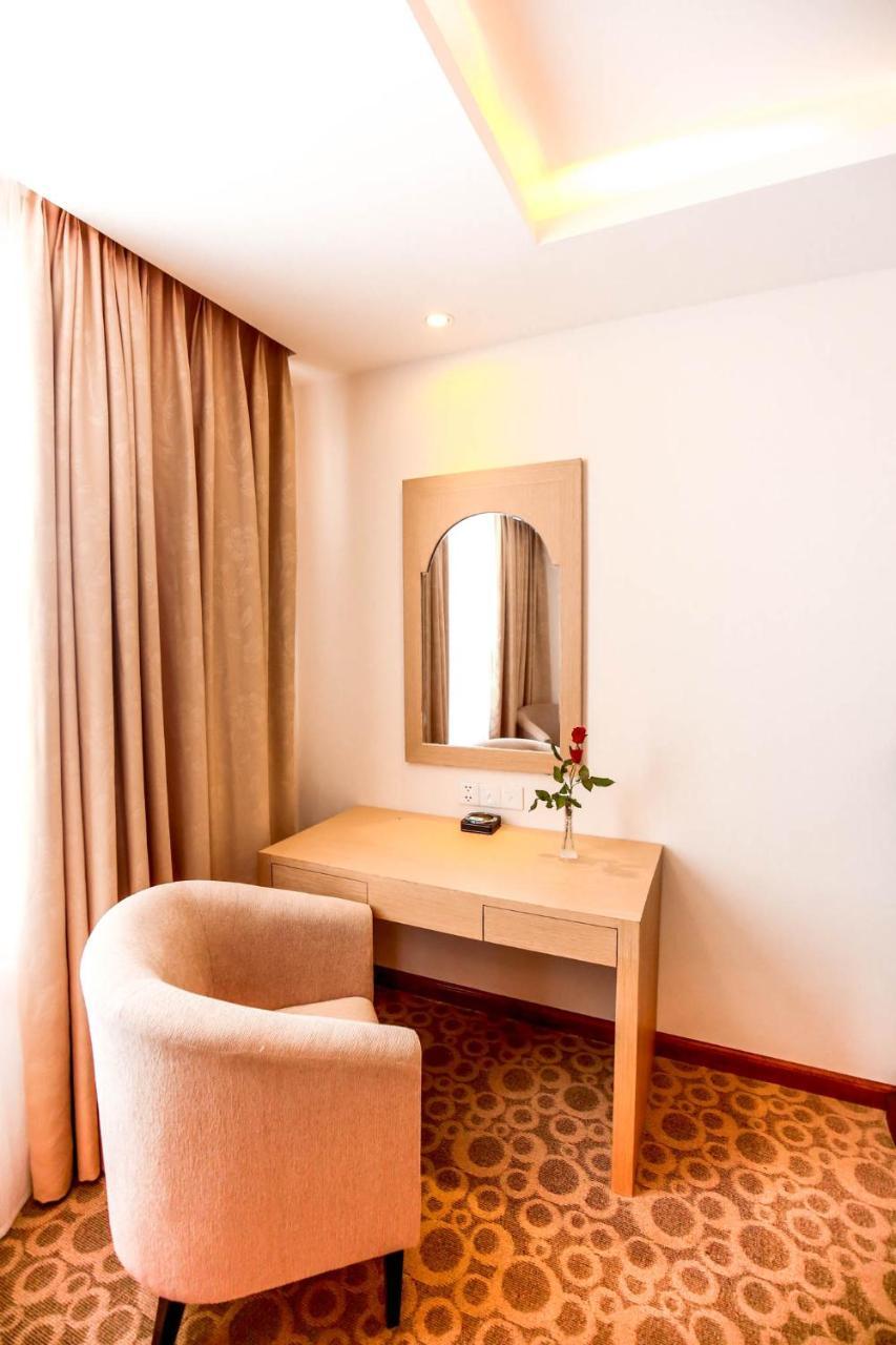 Bavico Plaza Hotel Да Лат Екстериор снимка